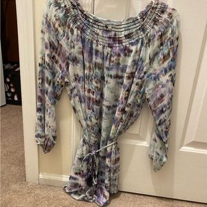 Longer belted Daisy Fuentes belted top